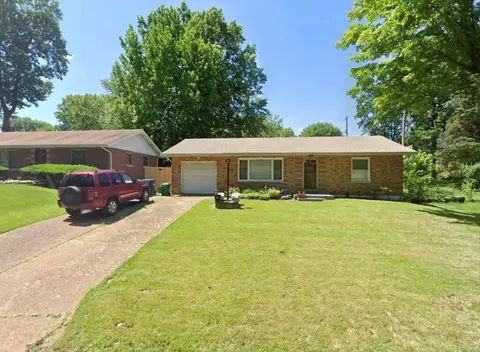 8334 Hawkesbury Dr, Saint Louis, MO 63121