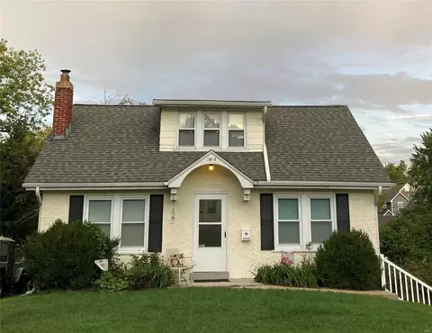 1058 Rockman Pl, Rock Hill, MO 63119