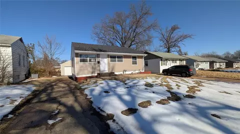 413 Lancashire, Saint Louis, MO 63137