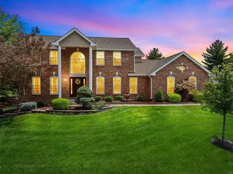 31 Woodmere Cir, Saint Charles, MO 63303