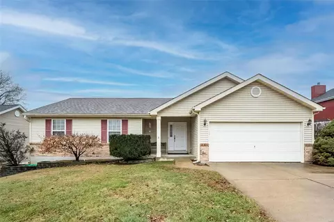 4223 Greensboro Dr, Saint Charles, MO 63304