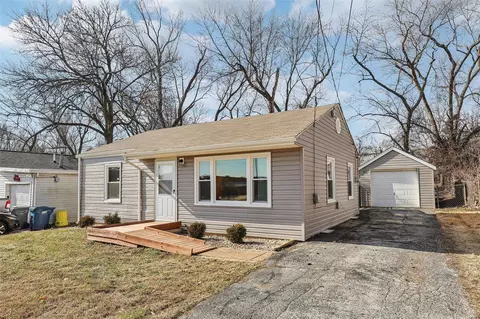 3829 Fee Fee Rd, Bridgeton, MO 63044 photo 3