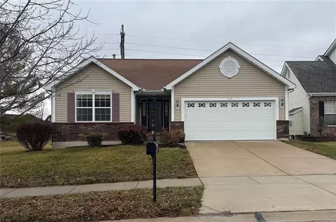 101 Towergate Dr, Lake Saint Louis, MO 63367
