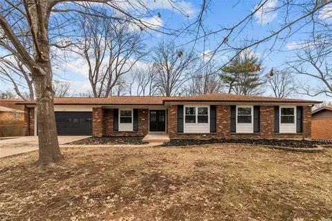 307 Monteith Dr, Ellisville, MO 63011