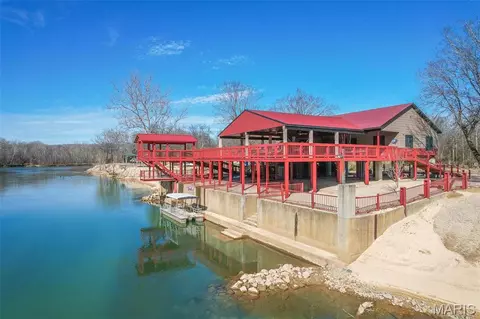 1585 River Valley Rd, Doniphan, MO 63935