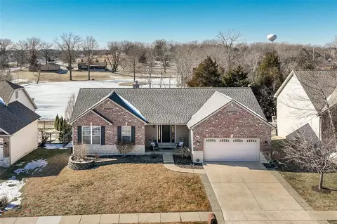 122 Miranda Ct, Wentzville, MO 63385