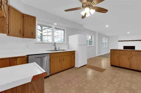 2449 Hackmann Rd, Saint Charles, MO 63303 photo 15