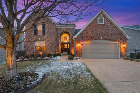 9854 Grantview Forest Dr, Saint Louis, MO 63123