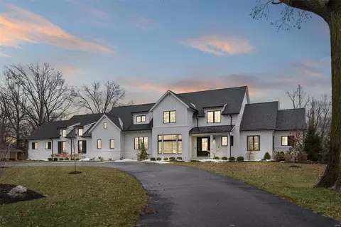 11600 Clayton Rd, Frontenac, MO 63131
