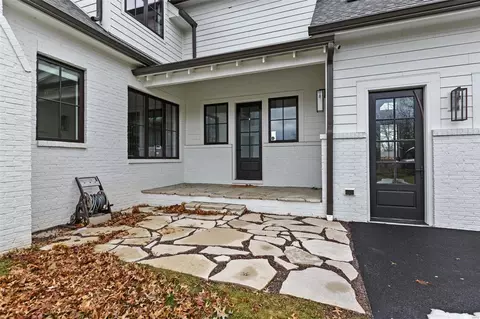 Exterior - 11600 Clayton Rd, Frontenac, MO 63131 photo 3 of 6