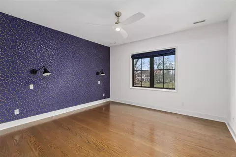 Bedroom - 11600 Clayton Rd, Frontenac, MO 63131 photo 1 of 6