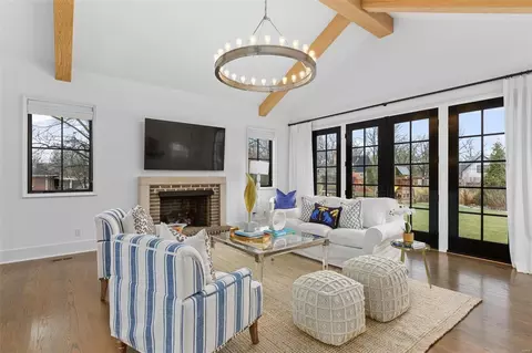 Living - 11600 Clayton Rd, Frontenac, MO 63131 photo 3 of 3