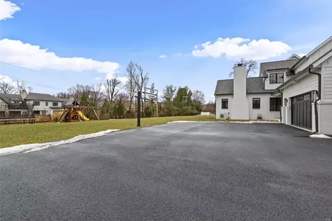 Exterior - 11600 Clayton Rd, Frontenac, MO 63131 photo 4 of 6