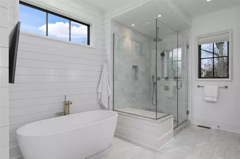 Bath - 11600 Clayton Rd, Frontenac, MO 63131 photo 3 of 8