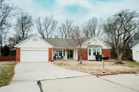 4321 Eagle Rock Pl, Saint Charles, MO 63304
