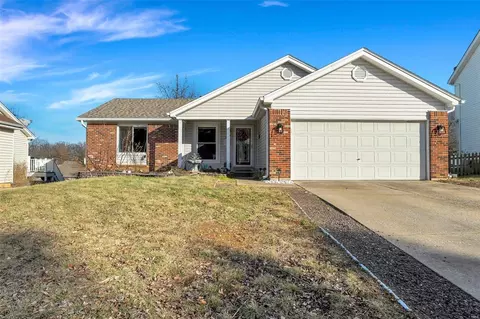6 Caribou Ct, Saint Peters, MO 63376