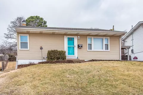 506 Blanche Dr, Saint Louis, MO 63125