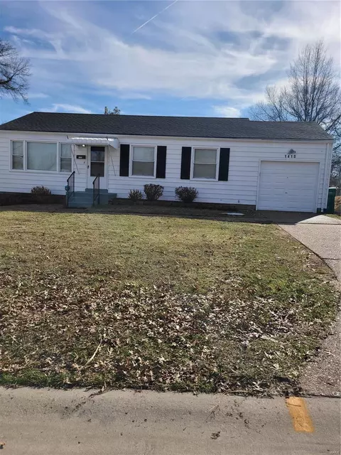 1410 Akron Dr, Saint Louis, MO 63137