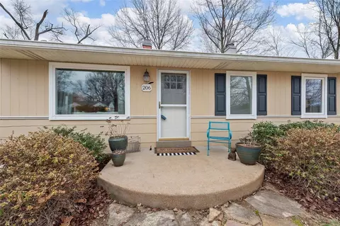 Exterior - 206 Lark Hill Ln, Ballwin, MO 63021 photo 2 of 5