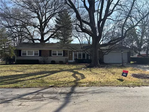 758 Wenneker Dr, Saint Louis, MO 63124
