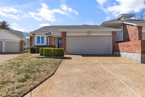 9316 Mackenzie Circle Dr, Saint Louis, MO 63123