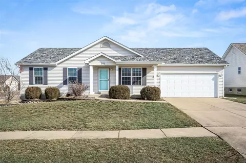 301 Double Creek Dr, Wentzville, MO 63385