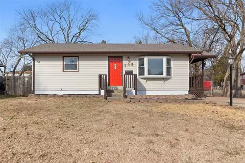 295 S Saint Charles St, Florissant, MO 63031