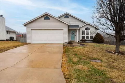 105 Providence Pointe Ct, Wentzville, MO 63385