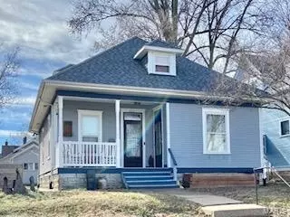 823 Adams St, Saint Charles, MO 63301