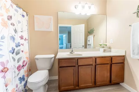Bath - 269 Shady Rock Ln, O'fallon, MO 63368 photo 3 of 4