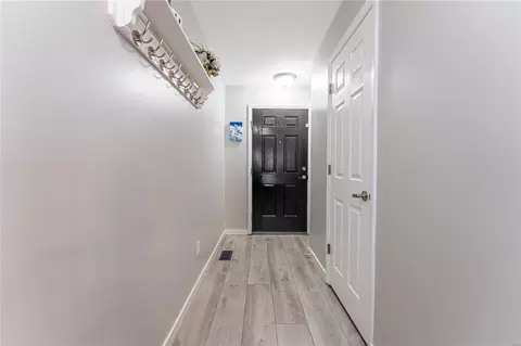 Entry Way - 269 Shady Rock Ln, O'fallon, MO 63368 photo 1 of 3
