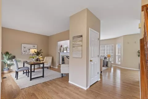 419 Leicester Square Ct, Ballwin, MO 63021 photo 3