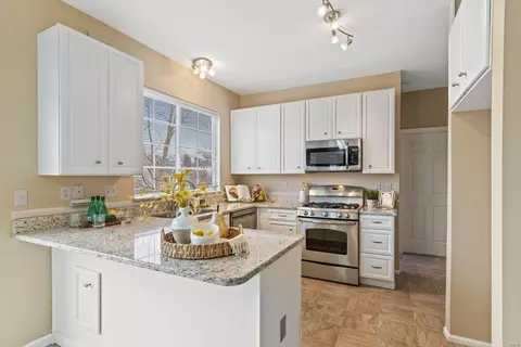 419 Leicester Square Ct, Ballwin, MO 63021 photo 9