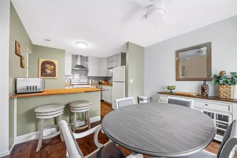 Dining - 342 Devonshire Ct #E, Saint Peters, MO 63376 photo 5 of 5