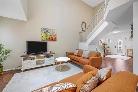Living - 342 Devonshire Ct #E, Saint Peters, MO 63376 photo 3 of 4