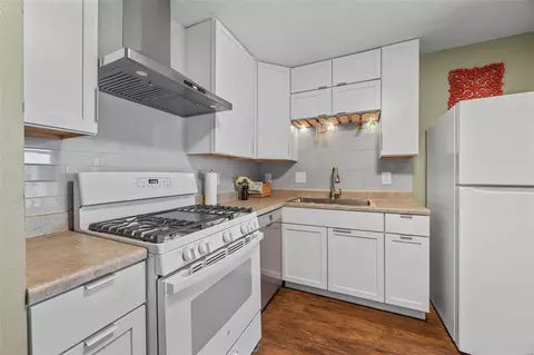 Kitchen - 342 Devonshire Ct #E, Saint Peters, MO 63376 photo 4 of 4