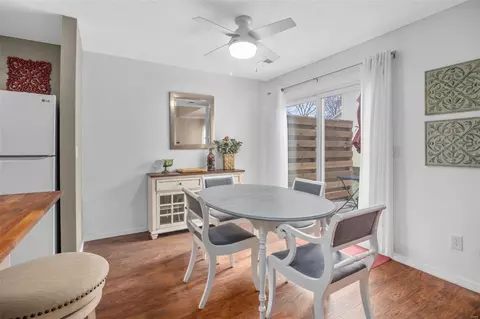Dining - 342 Devonshire Ct #E, Saint Peters, MO 63376 photo 3 of 5