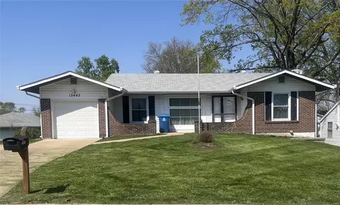 12447 Leigh Ln, Maryland Heights, MO 63043