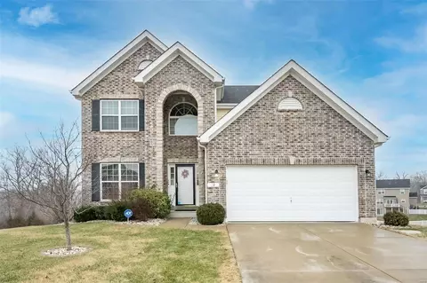 32 Peruque Manor Cir, Wentzville, MO 63385