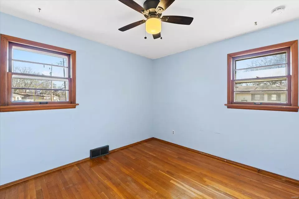 Bedroom - 3945 Comstock Dr, Saint Louis, MO 63123 photo 4 of 5