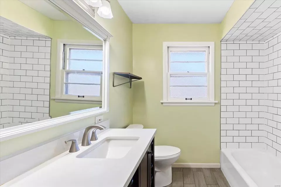 Bath - 3945 Comstock Dr, Saint Louis, MO 63123 photo 1 of 2