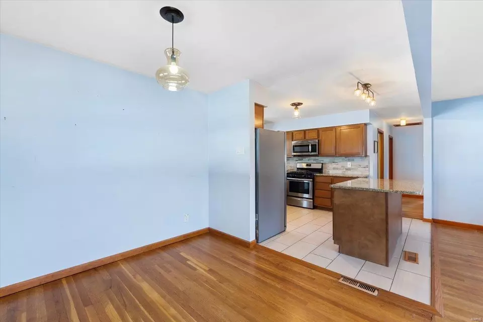 Other - 3945 Comstock Dr, Saint Louis, MO 63123 photo 3 of 9