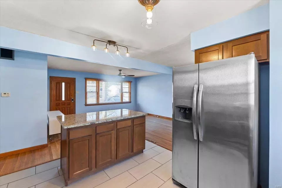 Kitchen - 3945 Comstock Dr, Saint Louis, MO 63123 photo 8 of 8