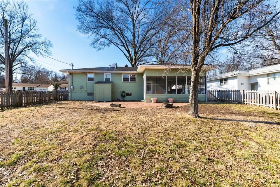 Exterior - 3945 Comstock Dr, Saint Louis, MO 63123 photo 7 of 7