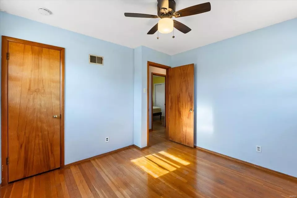 Bedroom - 3945 Comstock Dr, Saint Louis, MO 63123 photo 5 of 5