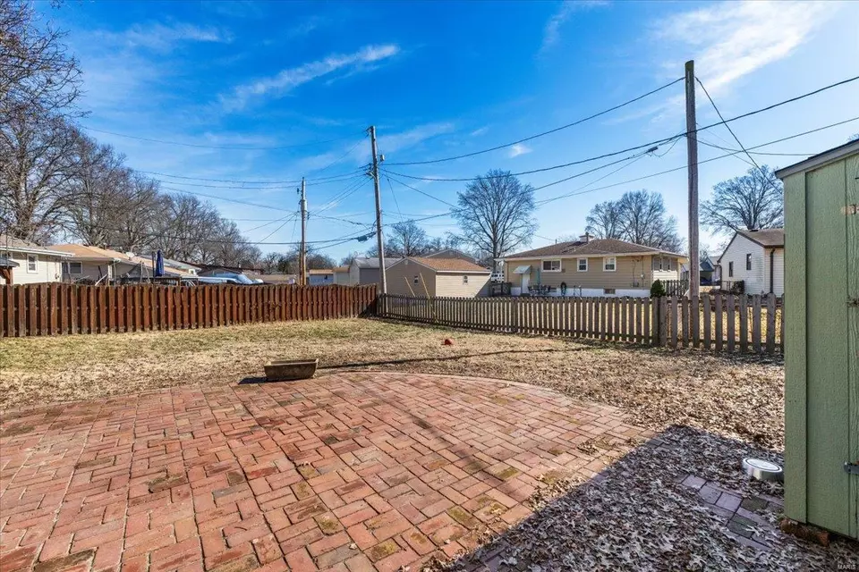 Exterior - 3945 Comstock Dr, Saint Louis, MO 63123 photo 6 of 7