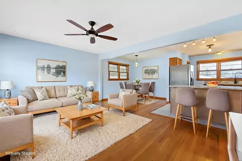 Living - 3945 Comstock Dr, Saint Louis, MO 63123 photo 1 of 4