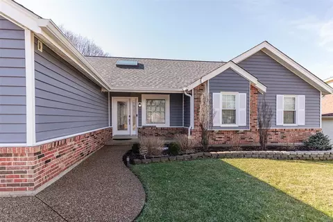 720 Cedar Bluff Ct, Ballwin, MO 63021 photo 2