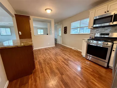 Kitchen - 502 Robert Dr, O'fallon, MO 63366 photo 4 of 5