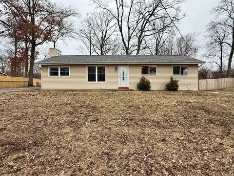 Exterior - 502 Robert Dr, O'fallon, MO 63366 photo 2 of 5